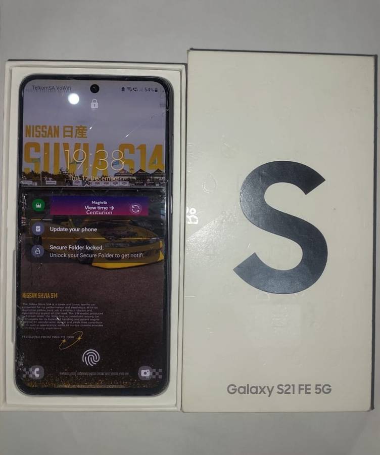 SAMSUNG S21FE 128GB-- 5G (TOUCH SCREEN CRACKED-BUT PHONE WORKS PERFECT-LCD PERFECT)