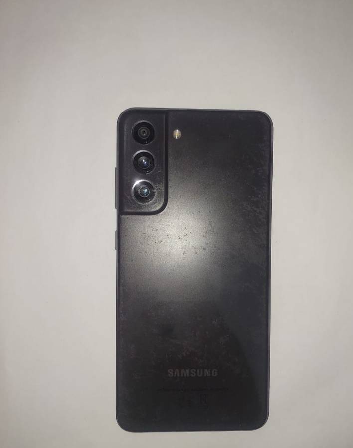 SAMSUNG S21FE 128GB-- 5G (TOUCH SCREEN CRACKED-BUT PHONE WORKS PERFECT-LCD PERFECT)