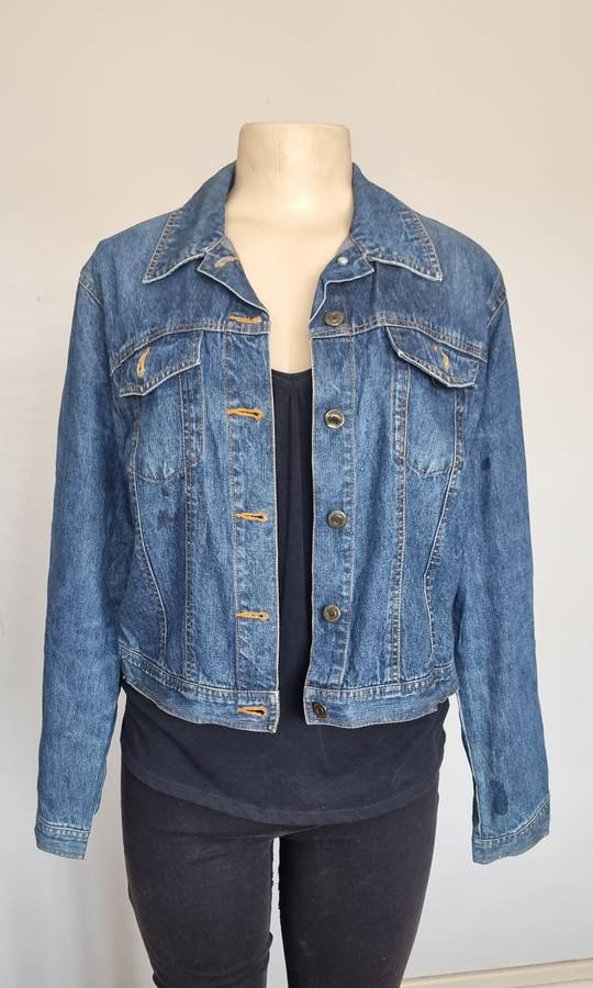 Lovely denim jacket...size 14