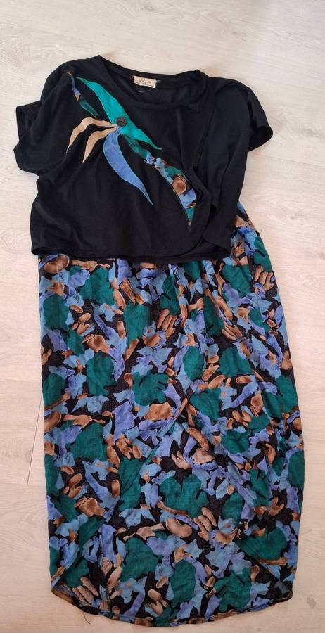 Matching wrap skirt and top....size 12