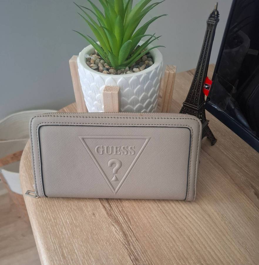 Beautiful Guess wallet