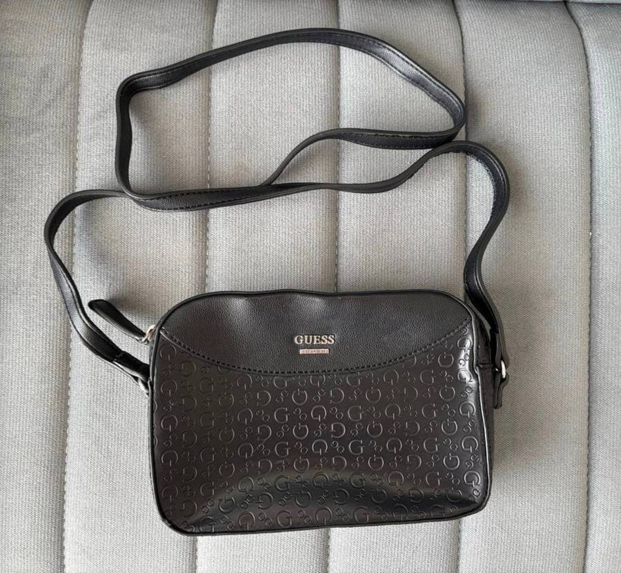 Guess Black Crossbody Bag in great condition ...no flaws