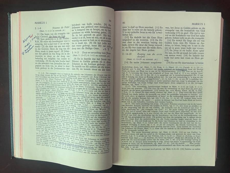 BYBEL MET VERKLARENDE AANTEKENINGE  3 VOLUMES