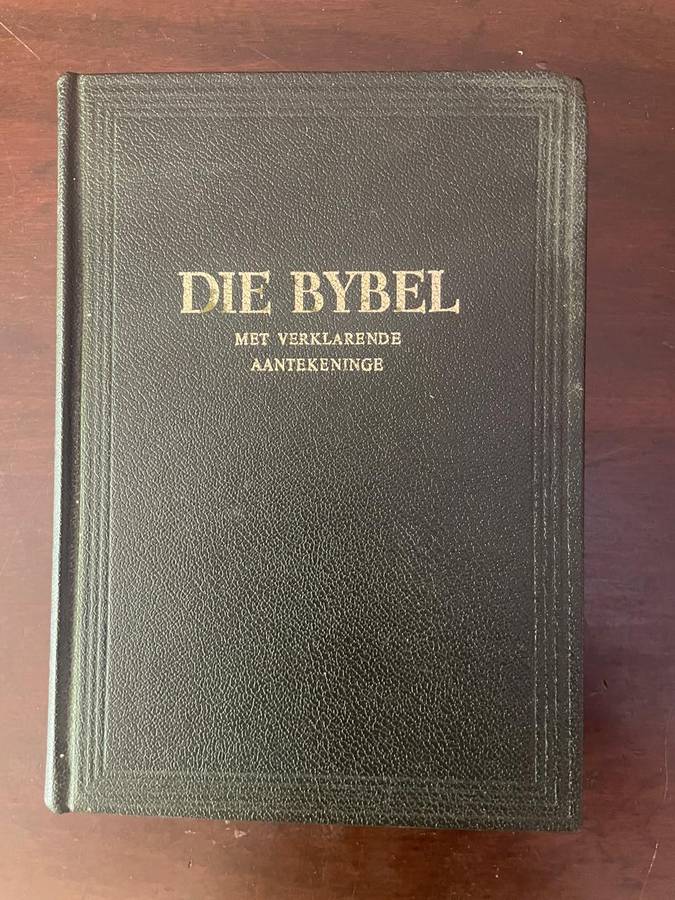 BYBEL MET VERKLARENDE AANTEKENINGE  3 VOLUMES