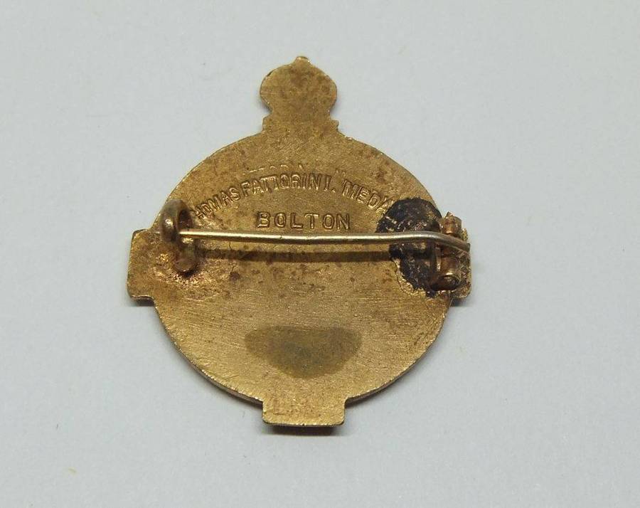 Militaria badge - WW1 South African Union - 1914 War comforts service enamel badge