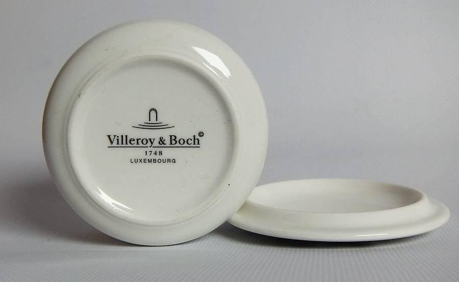 A vintage porcelain trinket box by Villeroy & Boch , Luxembourg
