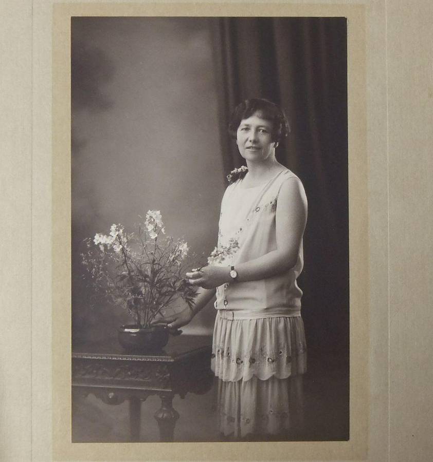 UNDER R100 - Vintage / Antique photograph - Lady