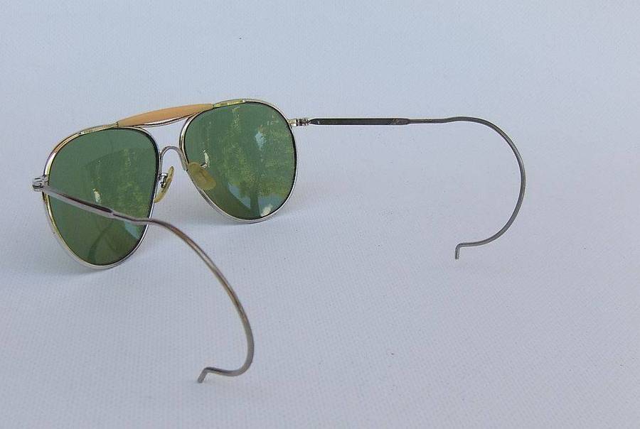 An original pair of vintage F-343 Pilot sunglasses in excellent condition with pouch