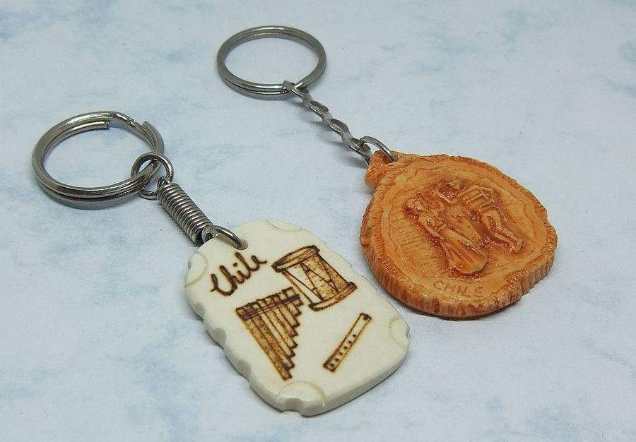 UNDER R100 - Vintage Keyring - Chile x 2