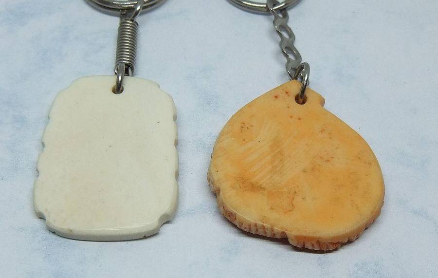 UNDER R100 - Vintage Keyring - Chile x 2