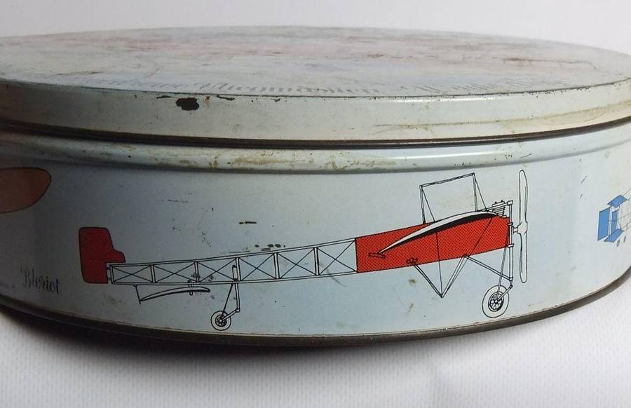 UNDER R100 - Vintage tin - Baumanns biscuits