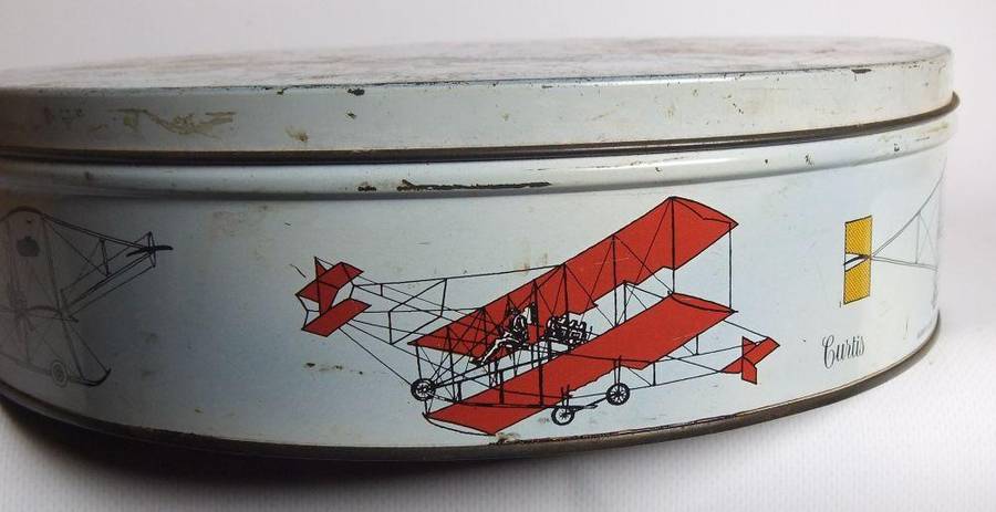 UNDER R100 - Vintage tin - Baumanns biscuits