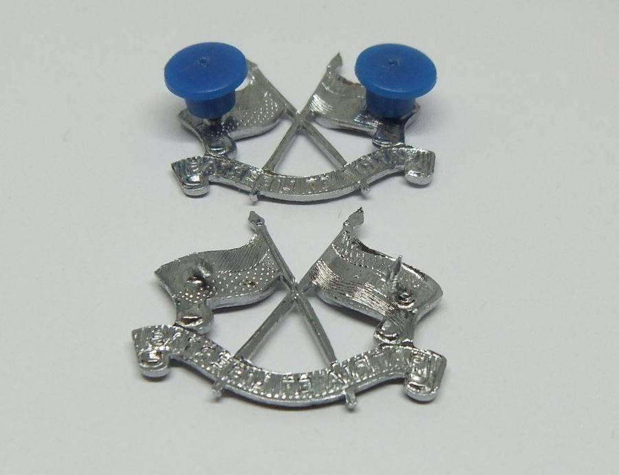 Militaria badge - Pair of vintage Light Horse infantry badges