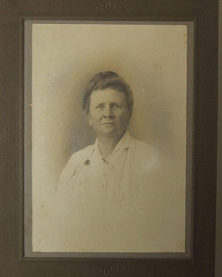 UNDER R100 - Vintage / Antique photograph - Mature lady