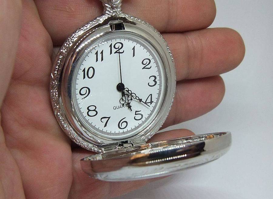 A "Louis XIV" quartz pocket watch from the Classic Pocketwatches collection