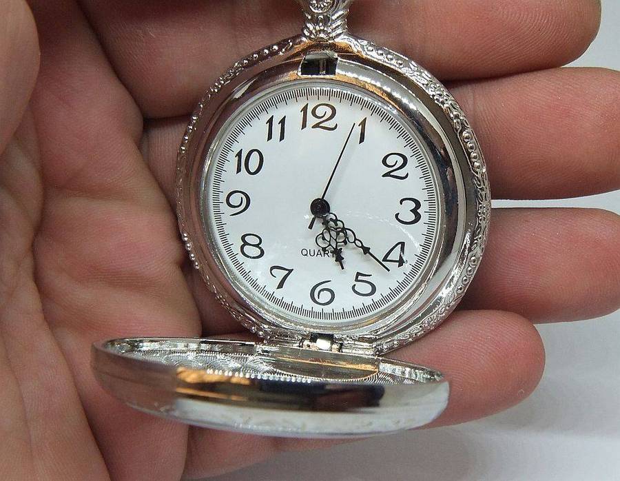 A "Louis XIV" quartz pocket watch from the Classic Pocketwatches collection