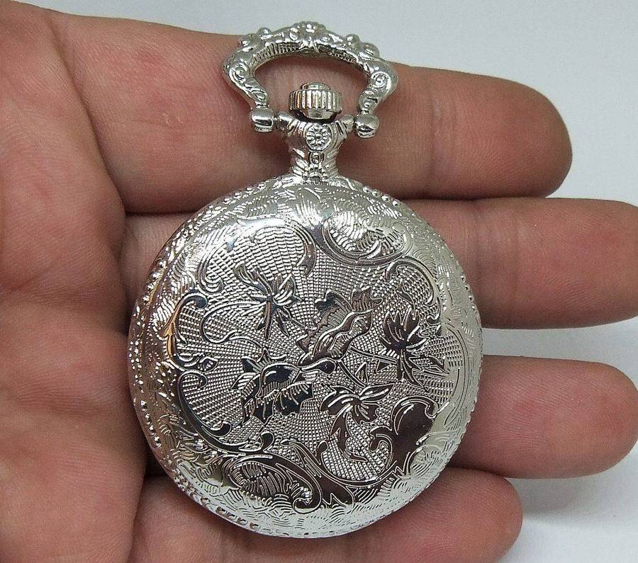 A "Louis XIV" quartz pocket watch from the Classic Pocketwatches collection