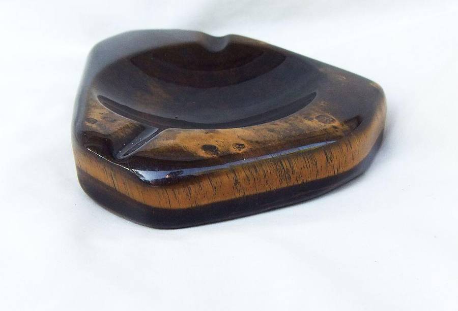 A vintage polished genuine Tigers Eye gemstone ashtray