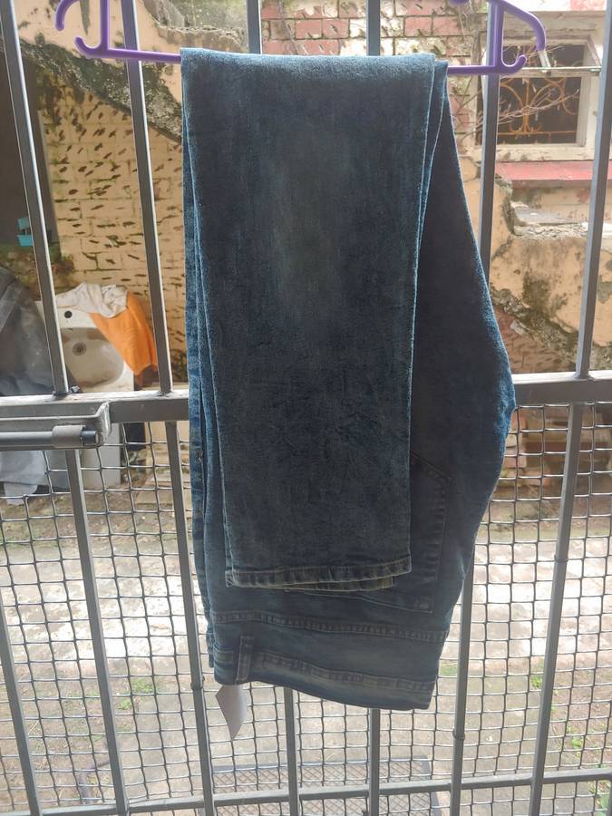 MENS STRETCH DENIM WITH KNEE PANEL SIZE 38 NEVER WORN