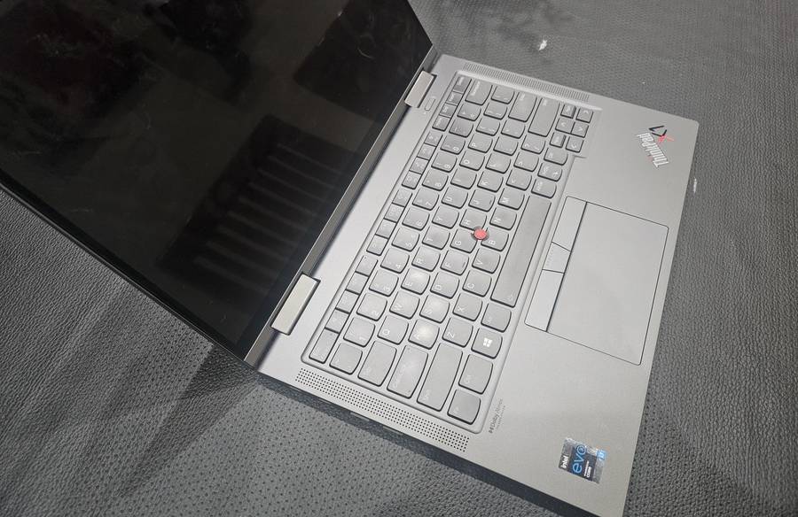 LENOVO X1 YOGA GEN 6 i7 11TH GEN *CRAZY WEDNESDAY*