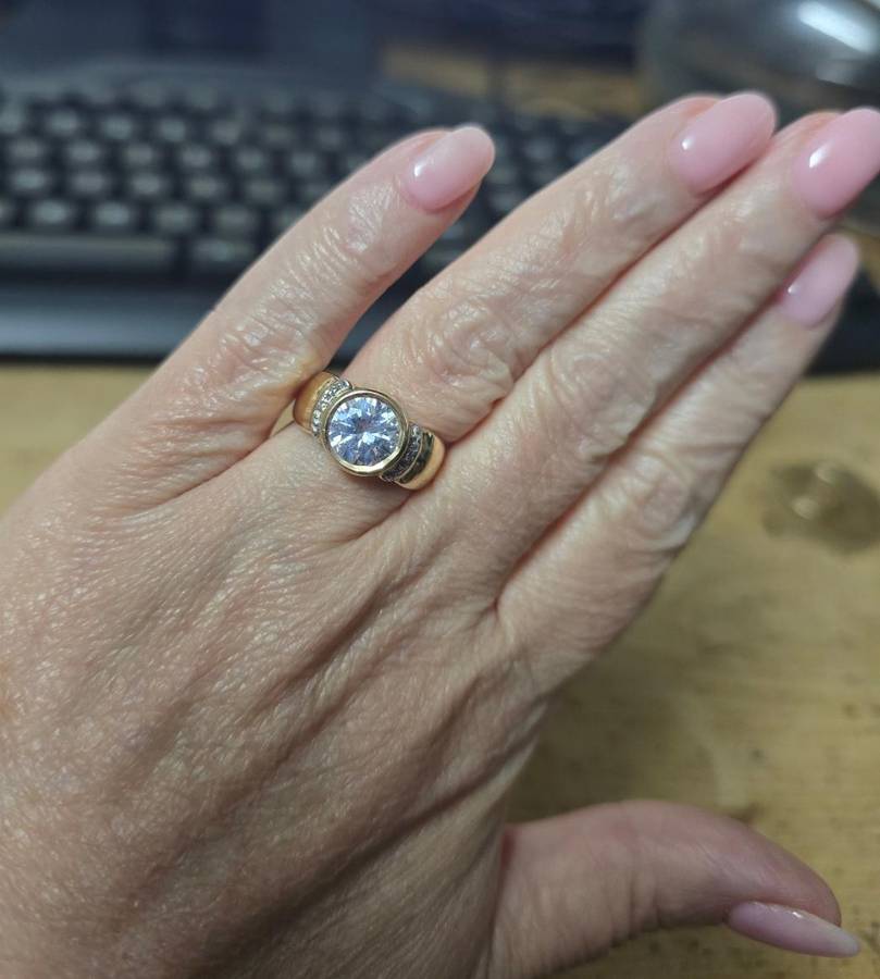 9ct Yellow Gold Ring (Size N1/2)