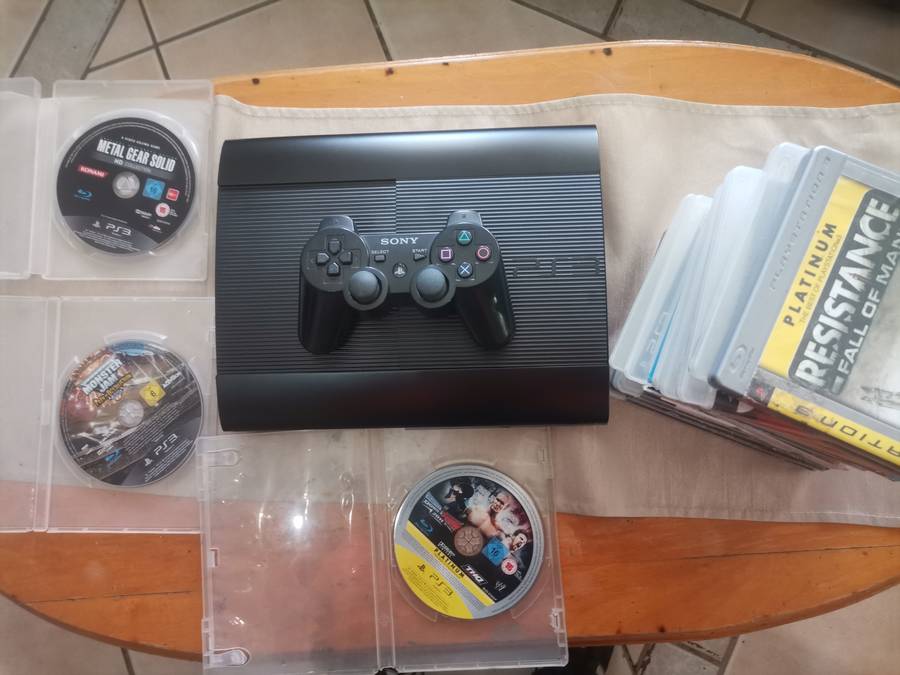 Playstation 3 Super slim 500GB 1 Control All Cables 71 GAME bundle 17 ON Disk 54 on Hardrive