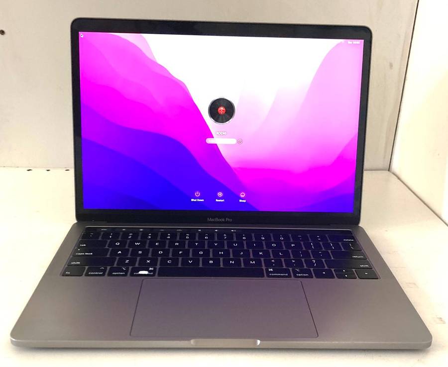 Apple MacBook Pro 2018 TOUCH BAR A1989  8gb 512gb  13.3" - Four Thunderbolt 3 Ports - Space Gray