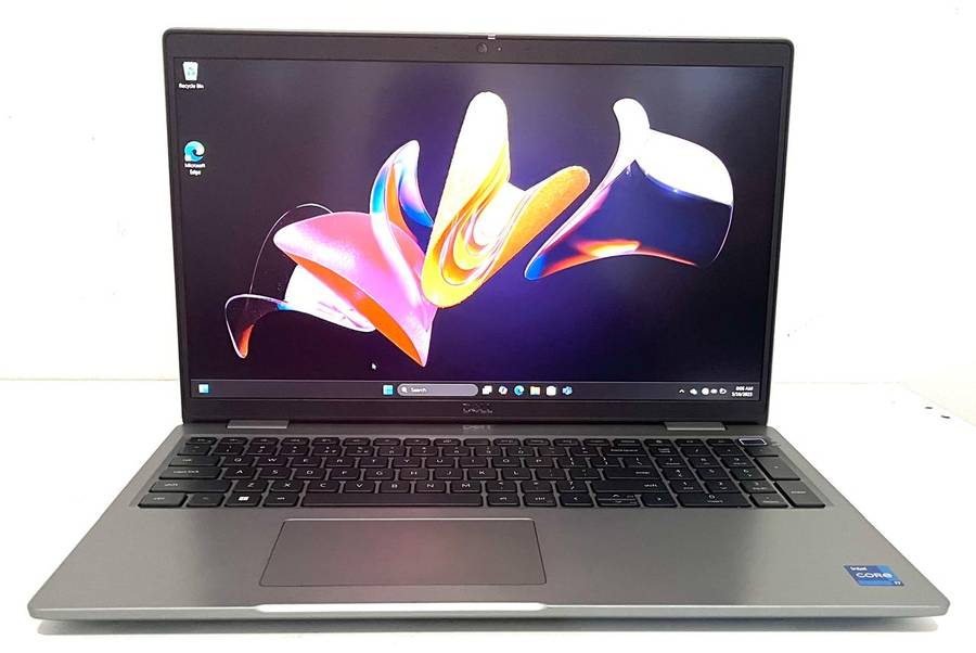 Dell Latitude 5540 15.6-inch Core i7-1335U 8GB RAM 256GB SSD Win 11 Pro Warranty up to Oct 2026