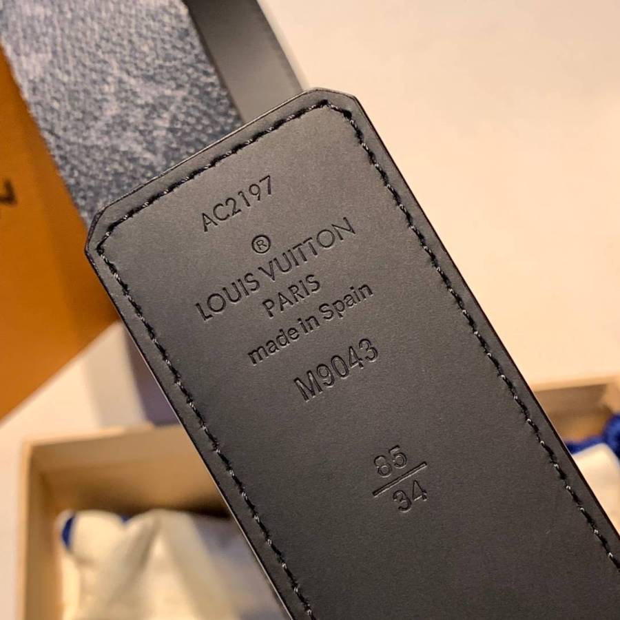Louis Vuitton Men's Belt