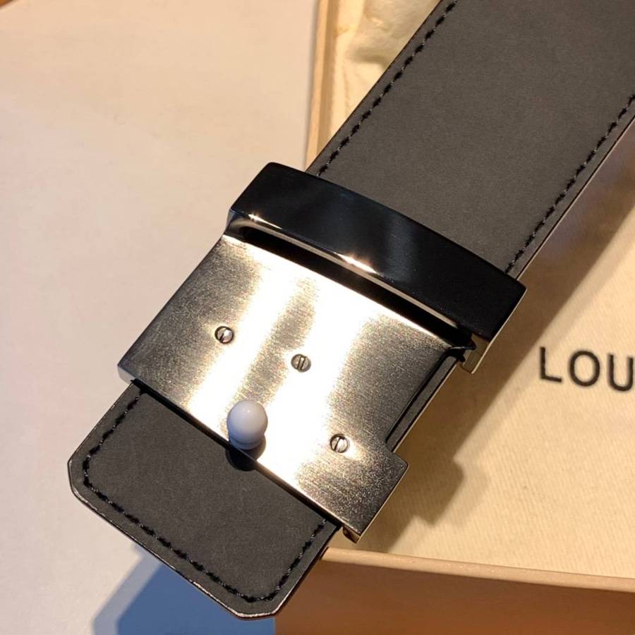 Louis Vuitton Men's Belt
