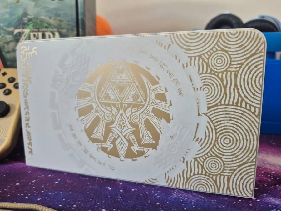 Limited Edition Nintendo Switch OLED  The Legend of Zelda: Tears of the Kingdom (Pre-Owned)