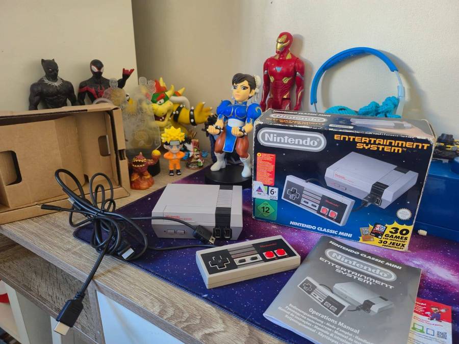 Nintendo Classic Mini (30 Games)(Pre-owned)