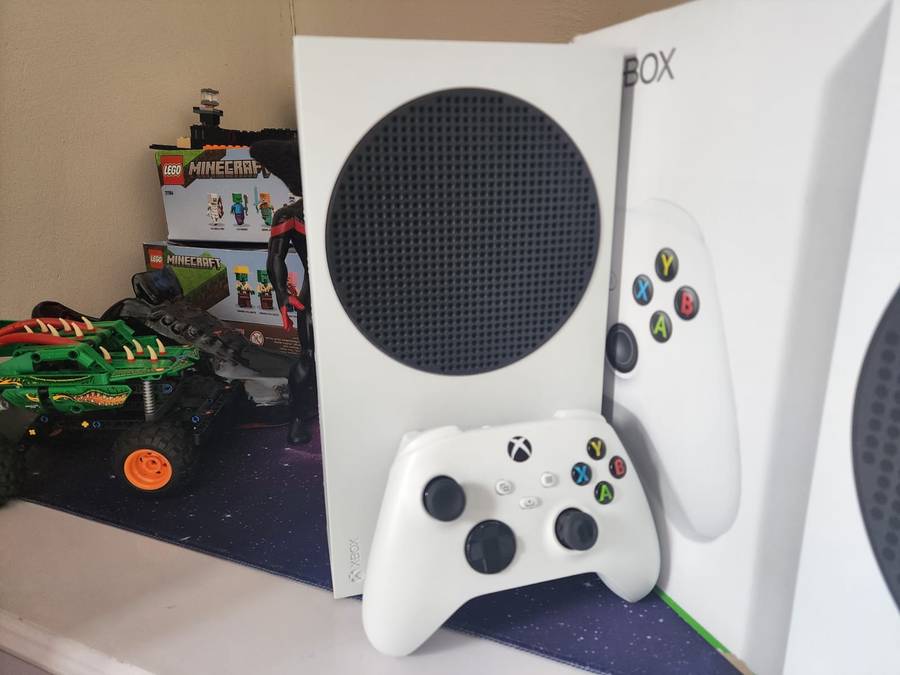 Xbox Series S 512GB + Xbox Series S Controller (Original Packaging)
