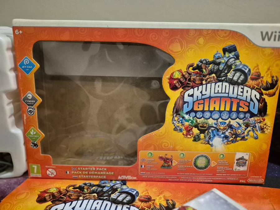 Nintendo Wii Skylanders Giants Starter Pack (Pre-owned)