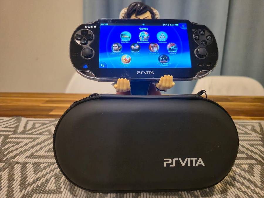PS VITA OLED 1000 Model Wifi + 3G Model (Custom Firmware)(Pre-owned)