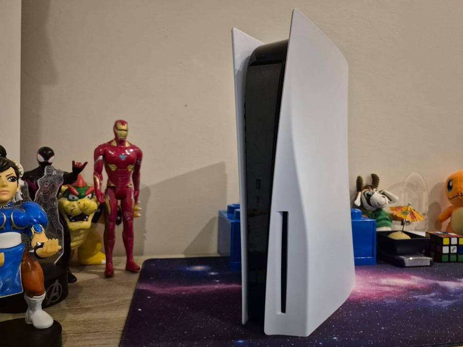 PS5 825GB Disc Console, 1 Controller, All Cables (Pre-owned)