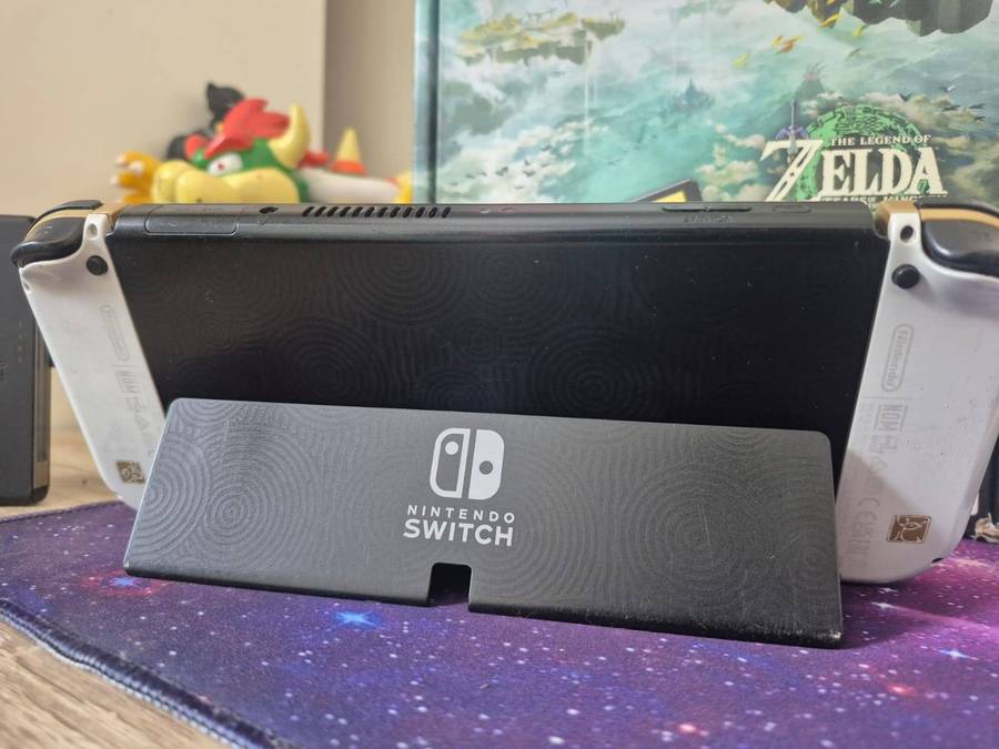 Limited Edition Nintendo Switch OLED  The Legend of Zelda: Tears of the Kingdom (Pre-Owned)