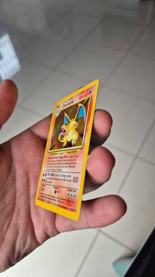 Charizard Base Set Unlimited Holo (Near Mint)