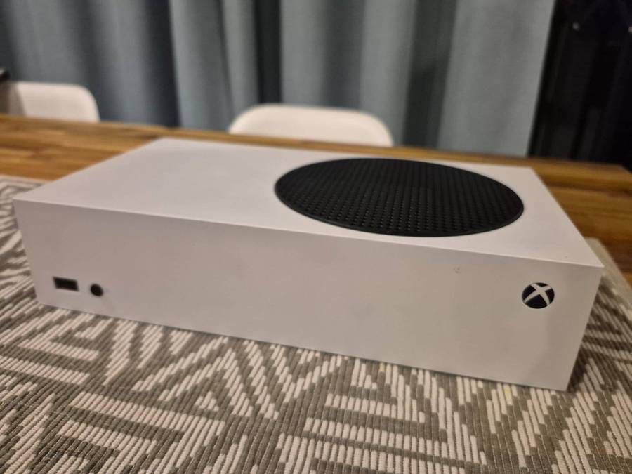 Xbox Series S 512GB SSD + Series S Remix Limited Edition Controller (Pre-owned)