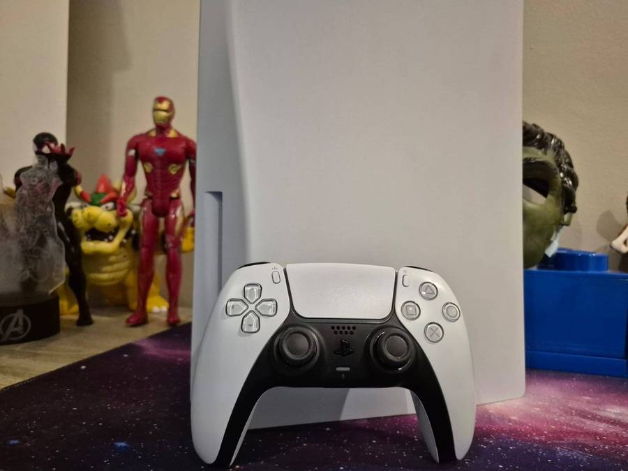 PS5 825GB Disc Console, 1 Controller, All Cables (Pre-owned)