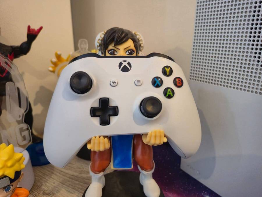 Xbox One S 1TB, 2 Games, 1 Controller (Pre-owned)