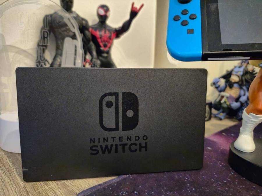 Nintendo Switch V1 XAJ4004 (Pre-owned)