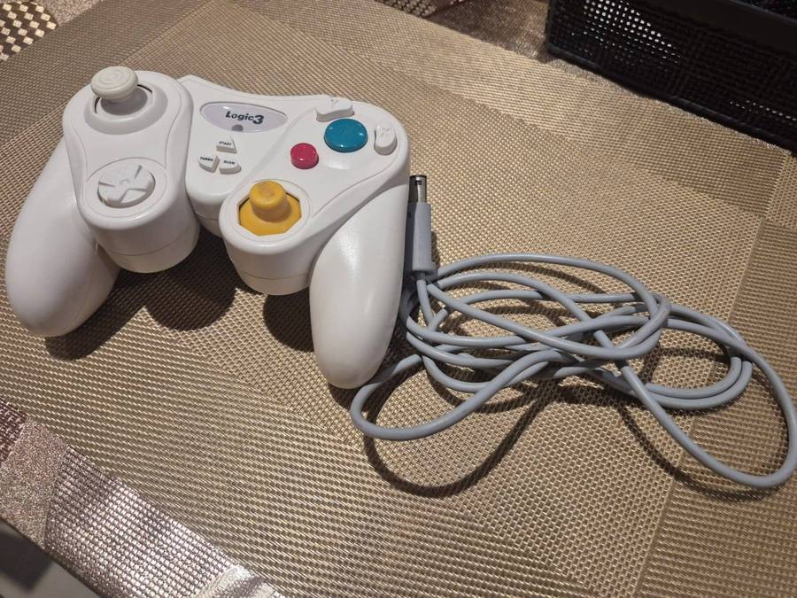 Logitech Nintendo GameCube Controller  White (Pre-Owned)