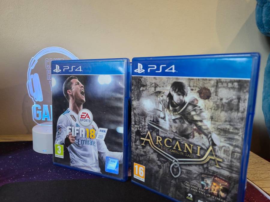 PS4 500GB Slimline, 2 Controllers, 4 Games (Pre-owned)