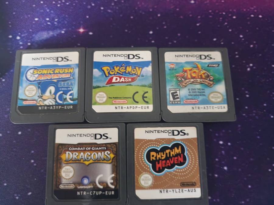 Nintendo DSi + 5 Games (Pre-owned)