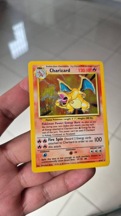 Charizard Base Set Unlimited Holo (Near Mint)