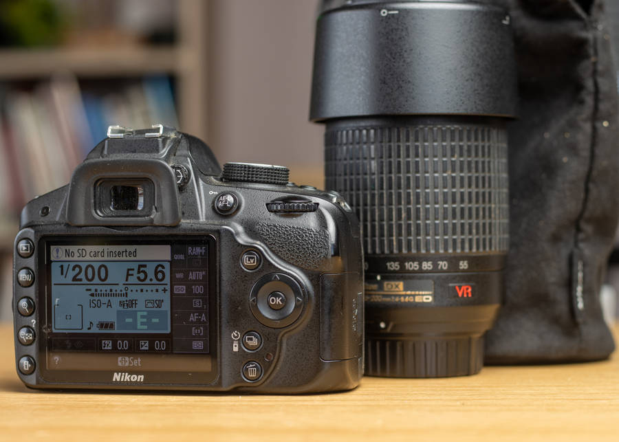 Nikon D3200 Bundle, 2 lenses, 2 Batteries (Low Shutter Count)