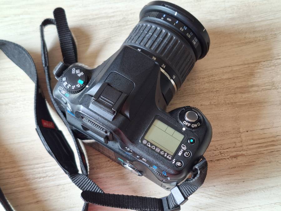 Pentax *ist D digital camera