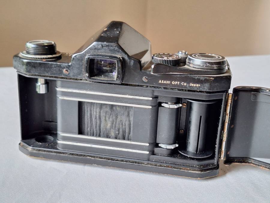 Pentax S1a (black version) not working
