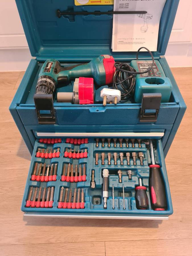 Makita drill set